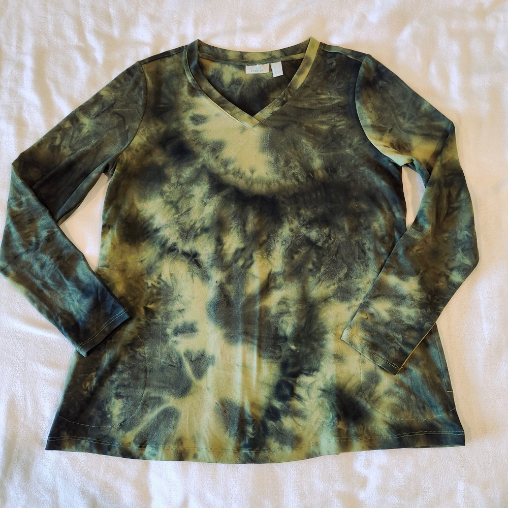 LOGO Lounge V-Neck Long Sleeve Tie Dye Knit Shirt w Pockets